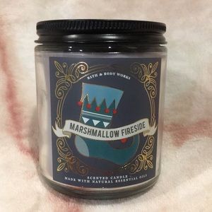 Christmas Bath & Body Works Scented Marshmallow Fireside Candle NWT 7oz jar